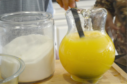 add sugar to fruit juice