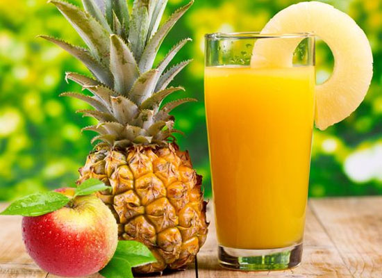 What kind of fruit matches pineapple perfect while making juice